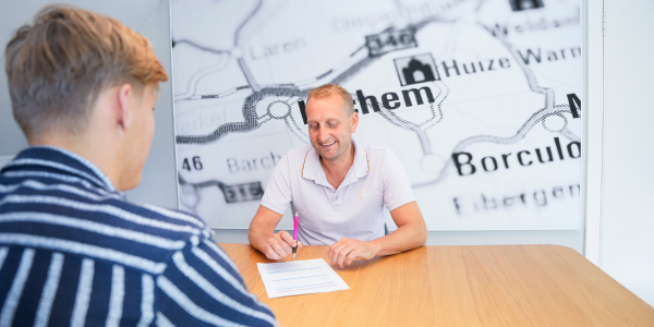 Werken via een uitzendbureau: dit zijn de voordelen voor werkzoekenden
